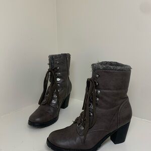 Women's Bass Gray Lace-Up Ankle Boots